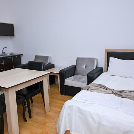 Arena Hotel Qakh Exterior photo